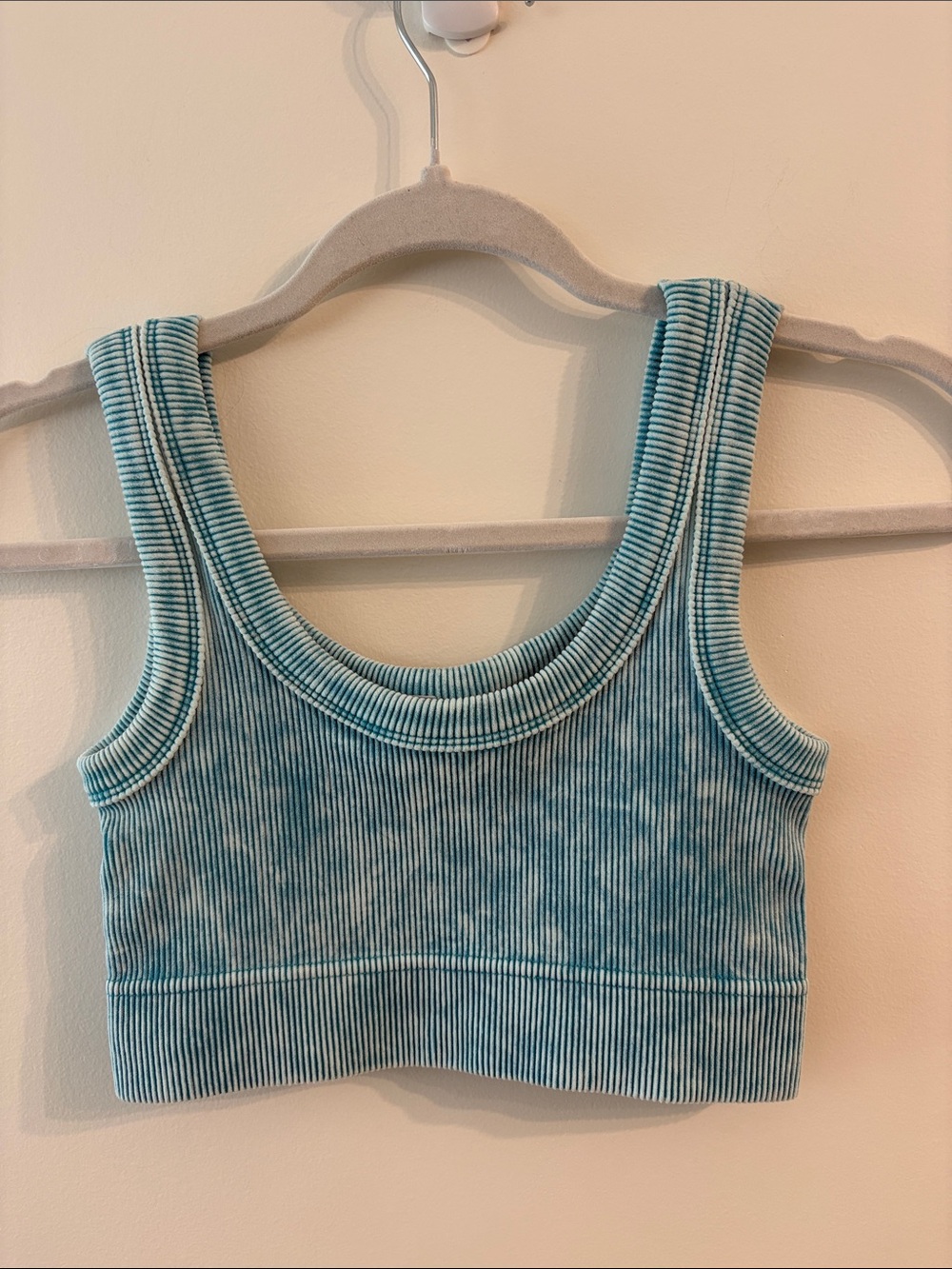 Zenana NWOT blue cropped top